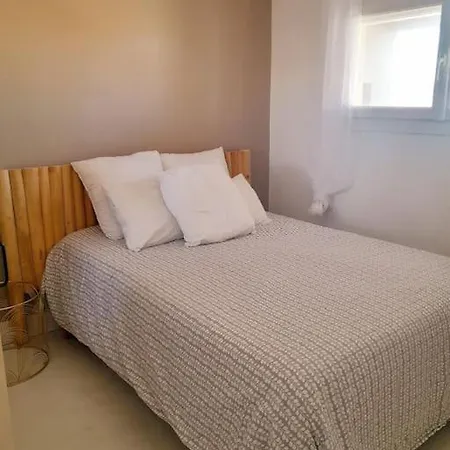 Apartment La *